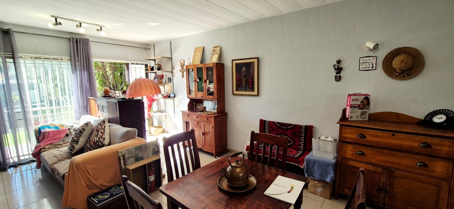 1 Bedroom Property for Sale in Corlett Gardens Gauteng