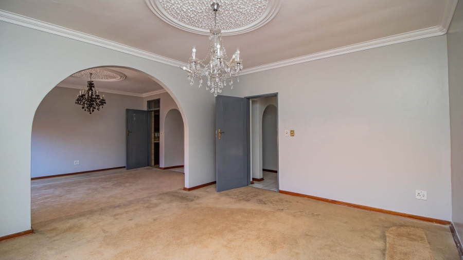 To Let 4 Bedroom Property for Rent in Lakefield Gauteng