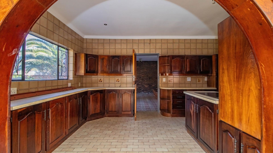 To Let 4 Bedroom Property for Rent in Lakefield Gauteng