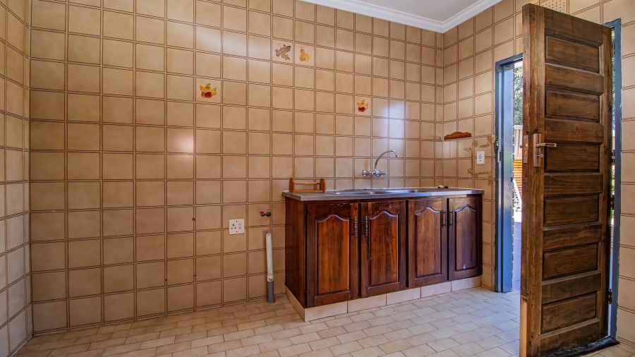 To Let 4 Bedroom Property for Rent in Lakefield Gauteng