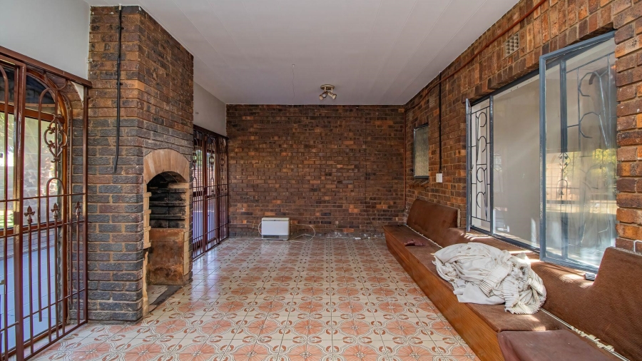 To Let 4 Bedroom Property for Rent in Lakefield Gauteng