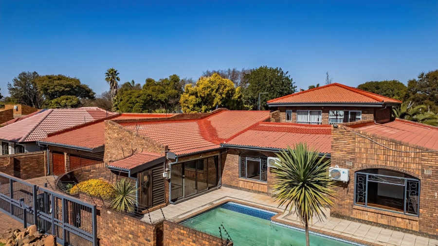 To Let 4 Bedroom Property for Rent in Lakefield Gauteng