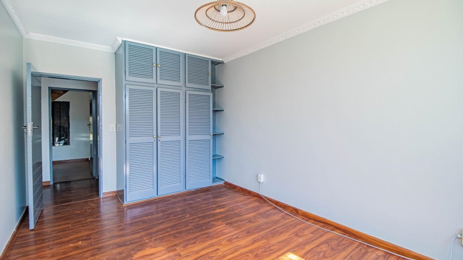 To Let 4 Bedroom Property for Rent in Lakefield Gauteng