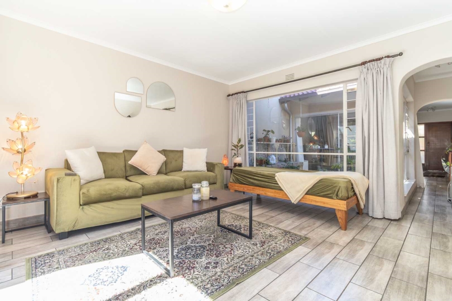 2 Bedroom Property for Sale in Gallo Manor Gauteng