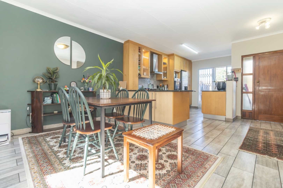 2 Bedroom Property for Sale in Gallo Manor Gauteng