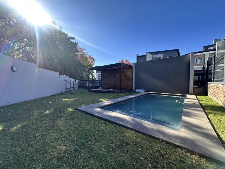 2 Bedroom Property for Sale in Bryanston Gauteng