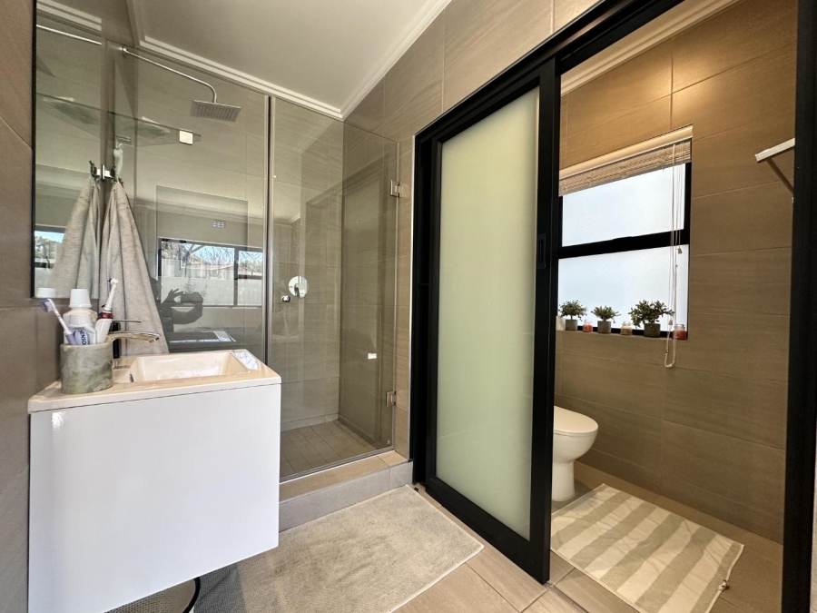 To Let 2 Bedroom Property for Rent in Bryanston Gauteng
