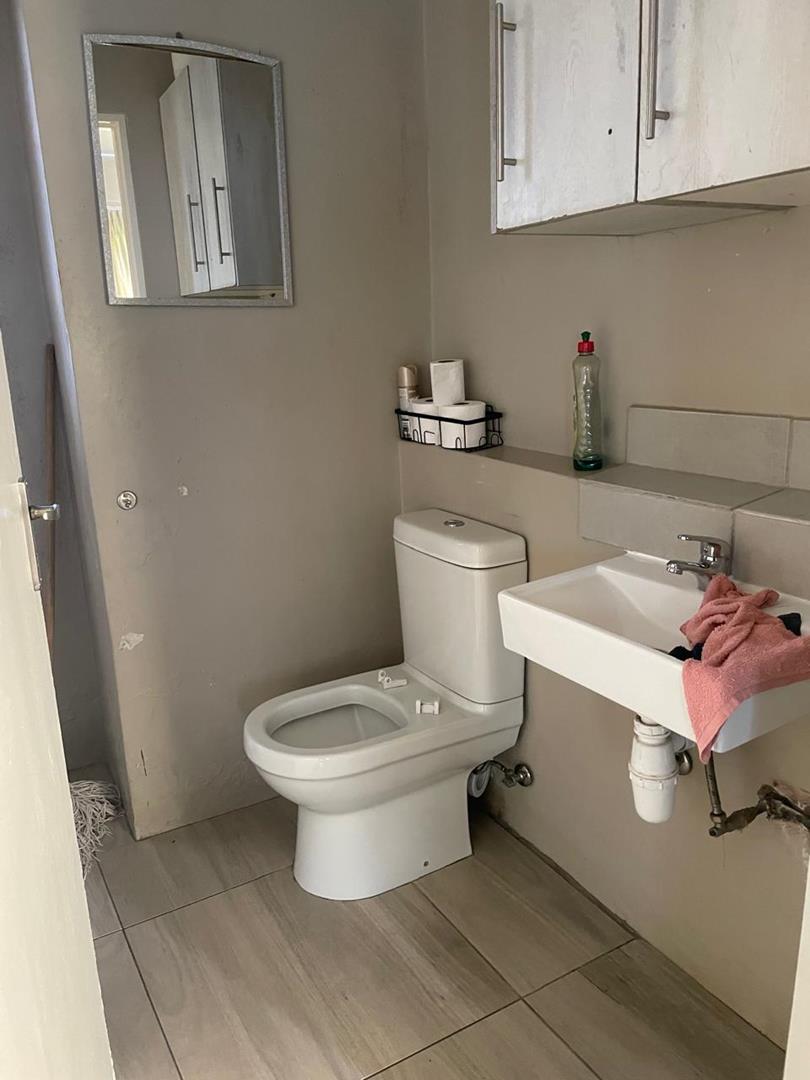 2 Bedroom Property for Sale in Fleurhof Gauteng