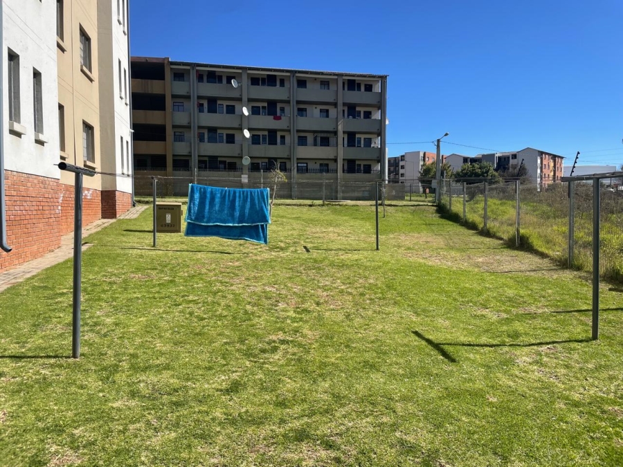 2 Bedroom Property for Sale in Fleurhof Gauteng