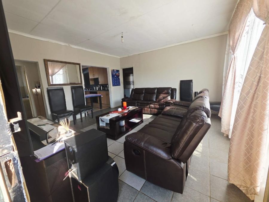 2 Bedroom Property for Sale in Tsakane Gauteng