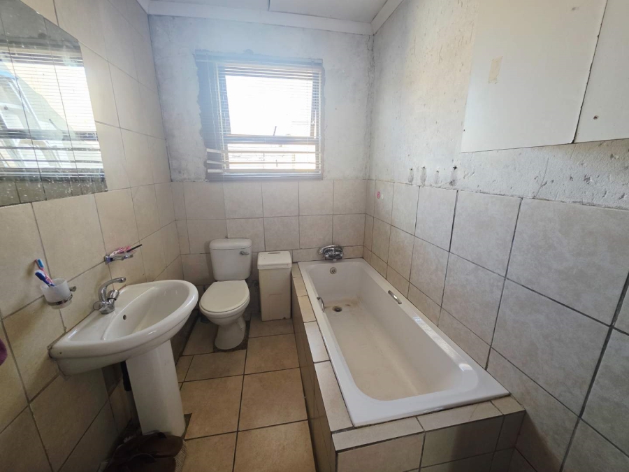 2 Bedroom Property for Sale in Tsakane Gauteng
