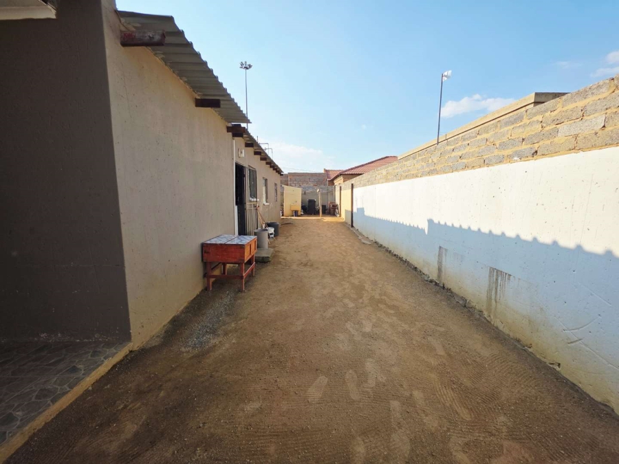 2 Bedroom Property for Sale in Tsakane Gauteng