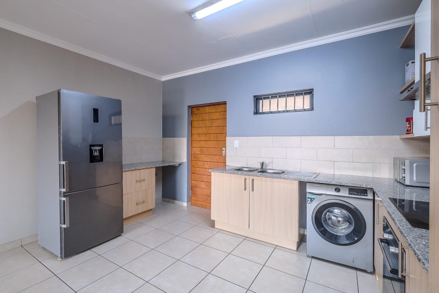2 Bedroom Property for Sale in Noordwyk Gauteng