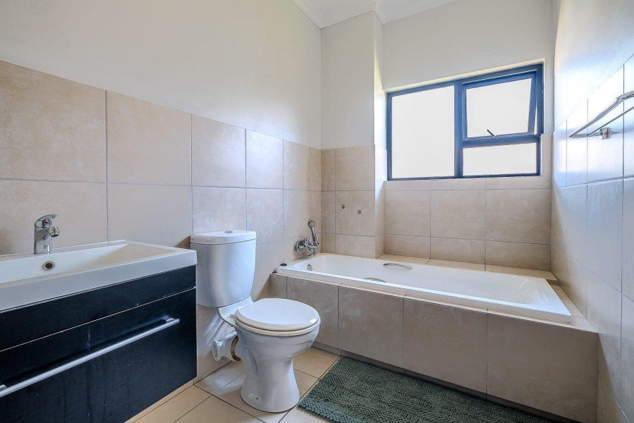 2 Bedroom Property for Sale in Noordwyk Gauteng