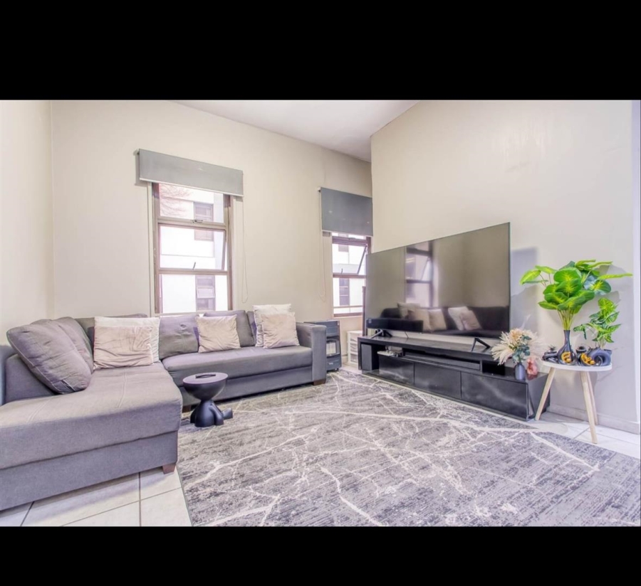 1 Bedroom Property for Sale in Rosebank Gauteng
