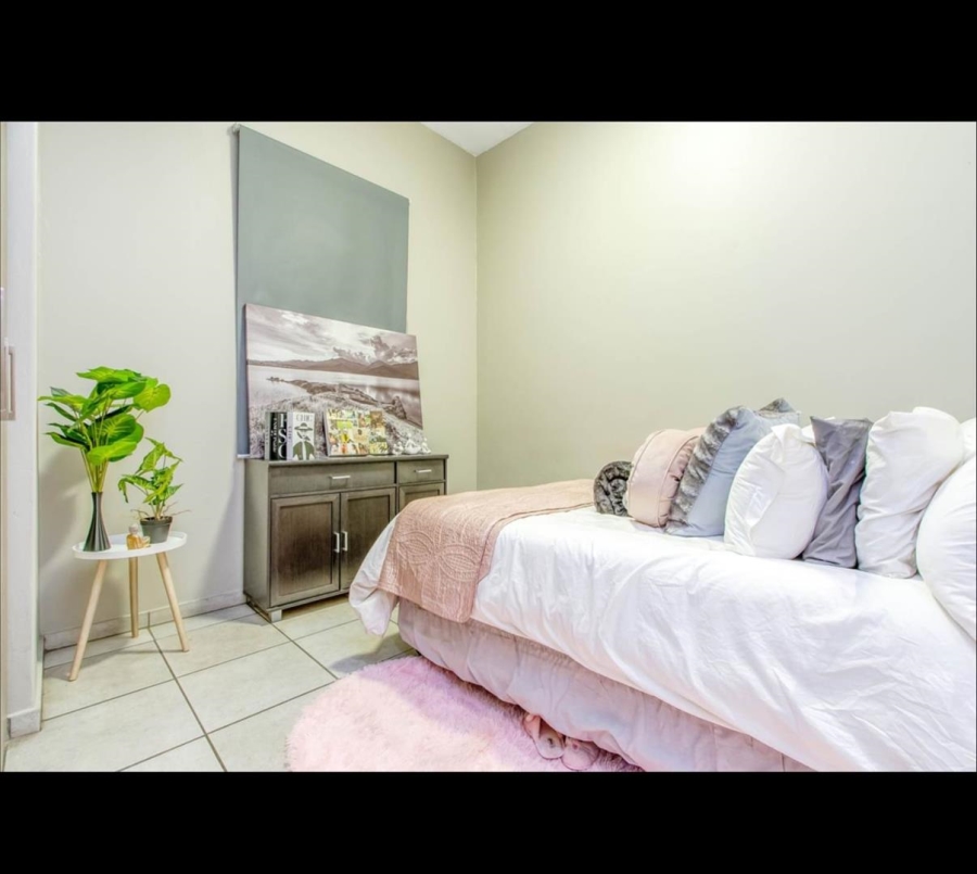 1 Bedroom Property for Sale in Rosebank Gauteng
