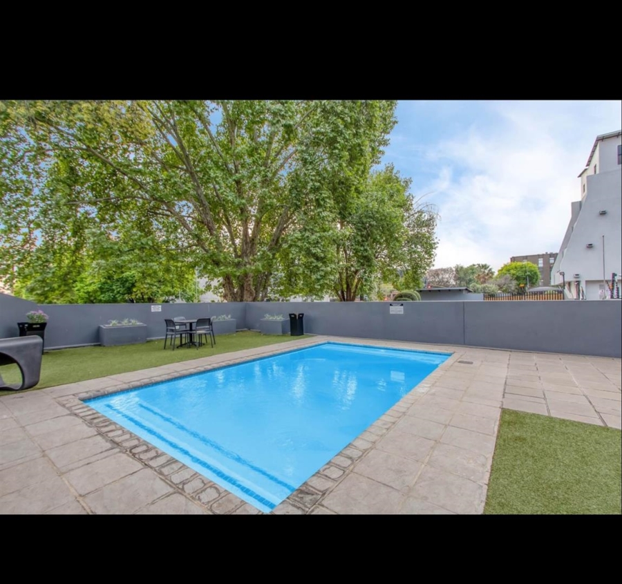 1 Bedroom Property for Sale in Rosebank Gauteng