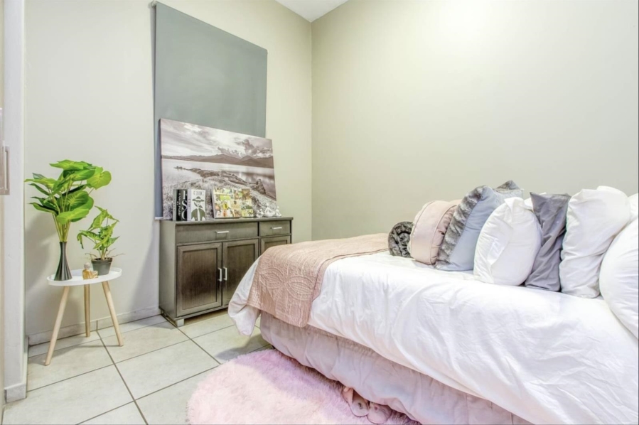 1 Bedroom Property for Sale in Rosebank Gauteng