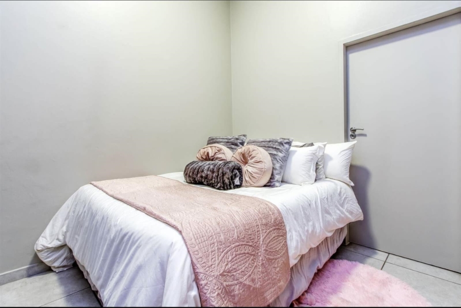 1 Bedroom Property for Sale in Rosebank Gauteng