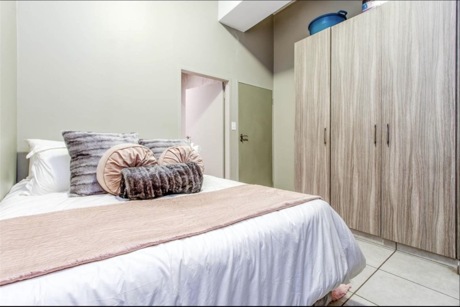 1 Bedroom Property for Sale in Rosebank Gauteng