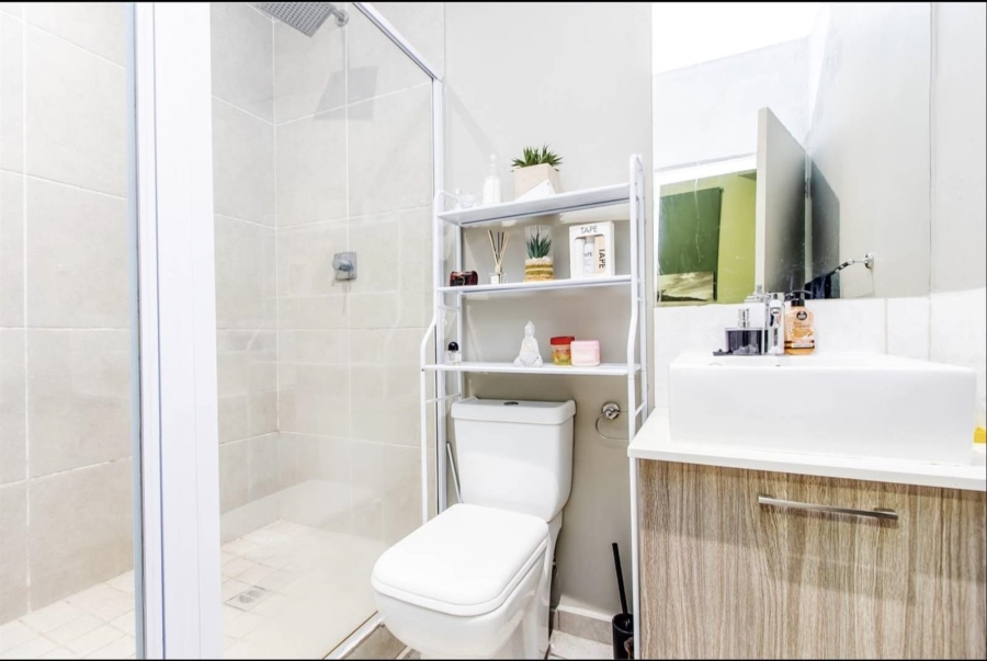 1 Bedroom Property for Sale in Rosebank Gauteng