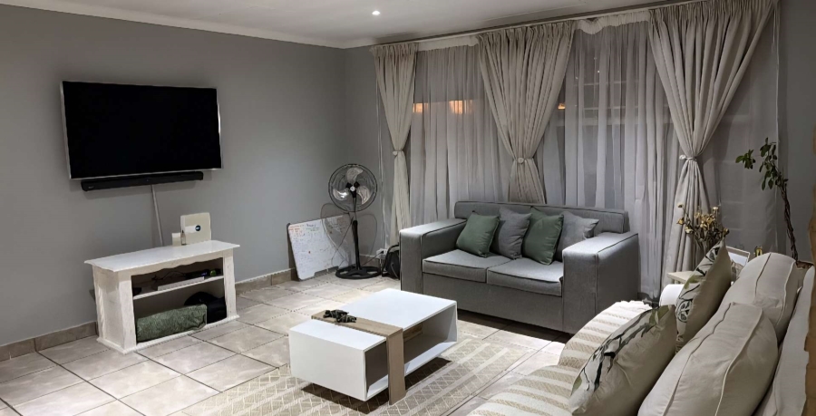 2 Bedroom Property for Sale in Verwoerdpark Gauteng