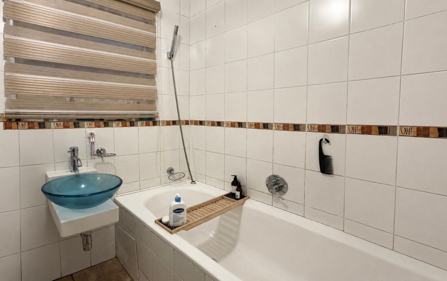 2 Bedroom Property for Sale in Verwoerdpark Gauteng