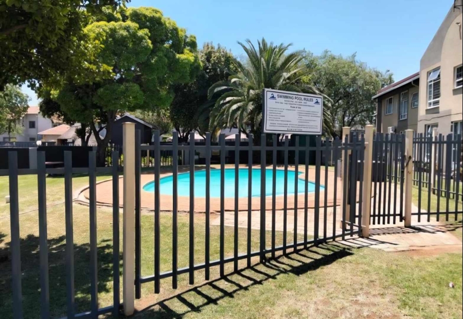 2 Bedroom Property for Sale in Verwoerdpark Gauteng