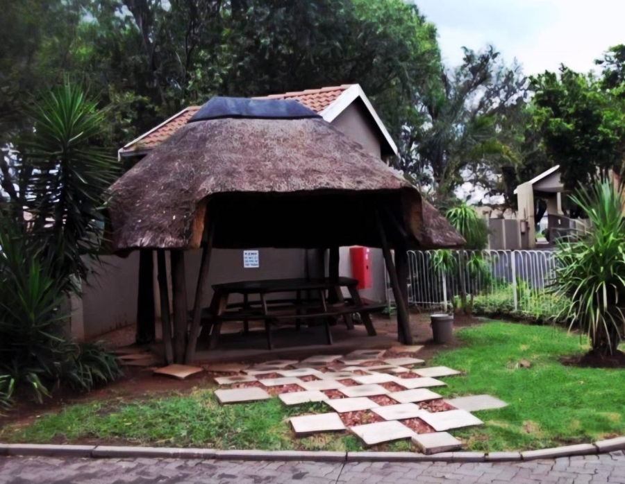 2 Bedroom Property for Sale in Verwoerdpark Gauteng