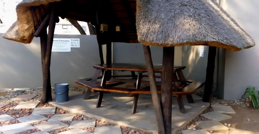 2 Bedroom Property for Sale in Verwoerdpark Gauteng