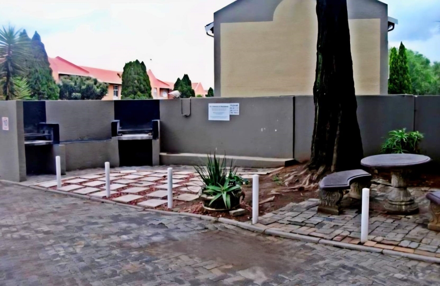 2 Bedroom Property for Sale in Verwoerdpark Gauteng