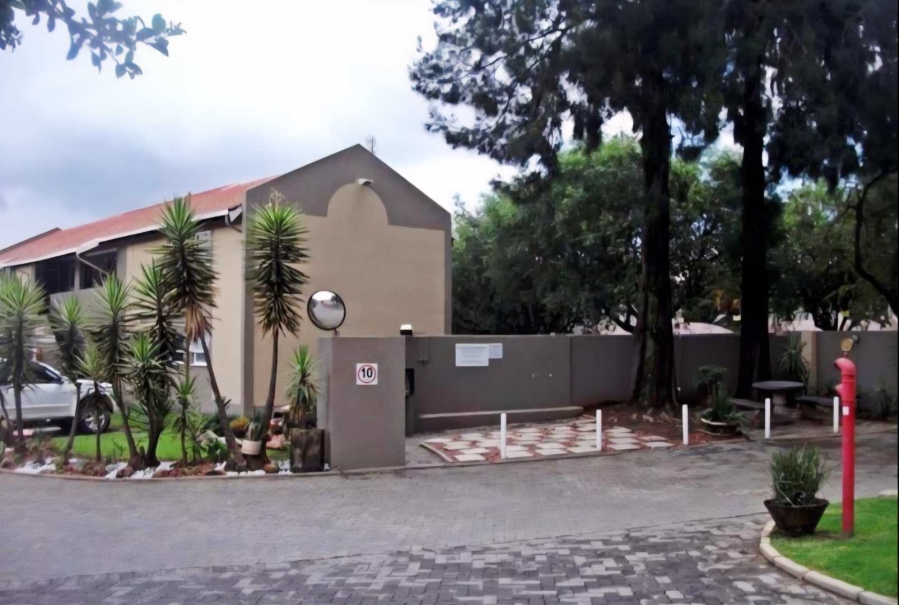 2 Bedroom Property for Sale in Verwoerdpark Gauteng