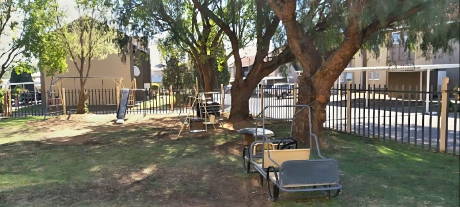 2 Bedroom Property for Sale in Verwoerdpark Gauteng