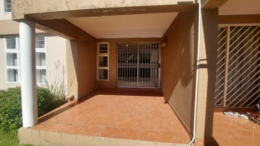 2 Bedroom Property for Sale in Mondeor Gauteng