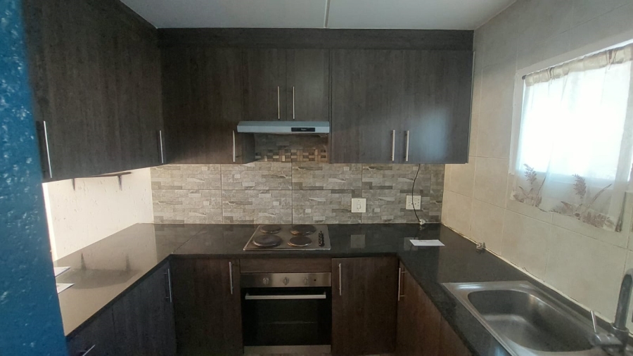 2 Bedroom Property for Sale in Mondeor Gauteng