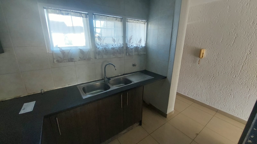 2 Bedroom Property for Sale in Mondeor Gauteng