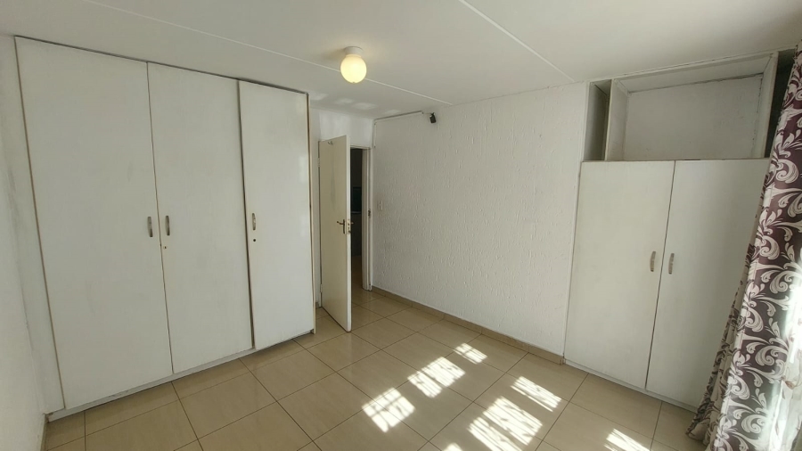 2 Bedroom Property for Sale in Mondeor Gauteng