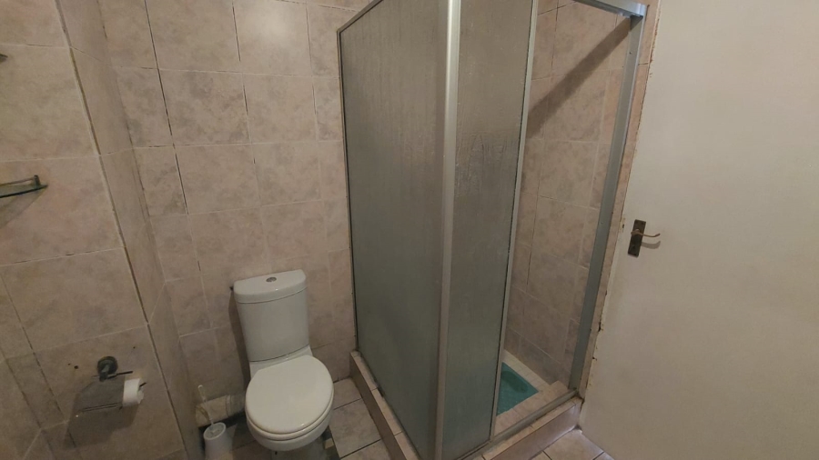 2 Bedroom Property for Sale in Mondeor Gauteng