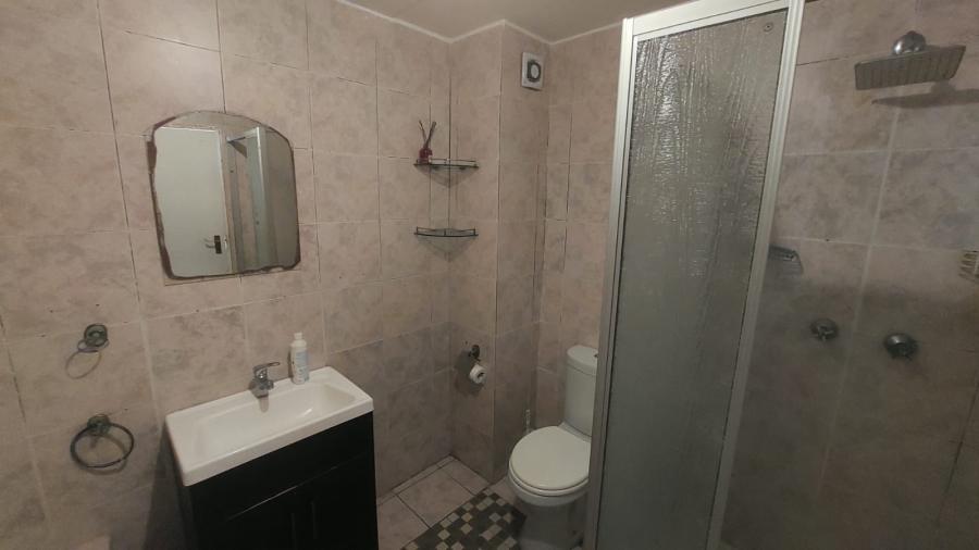2 Bedroom Property for Sale in Mondeor Gauteng