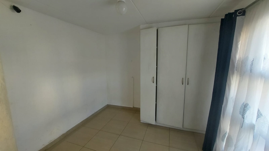 2 Bedroom Property for Sale in Mondeor Gauteng