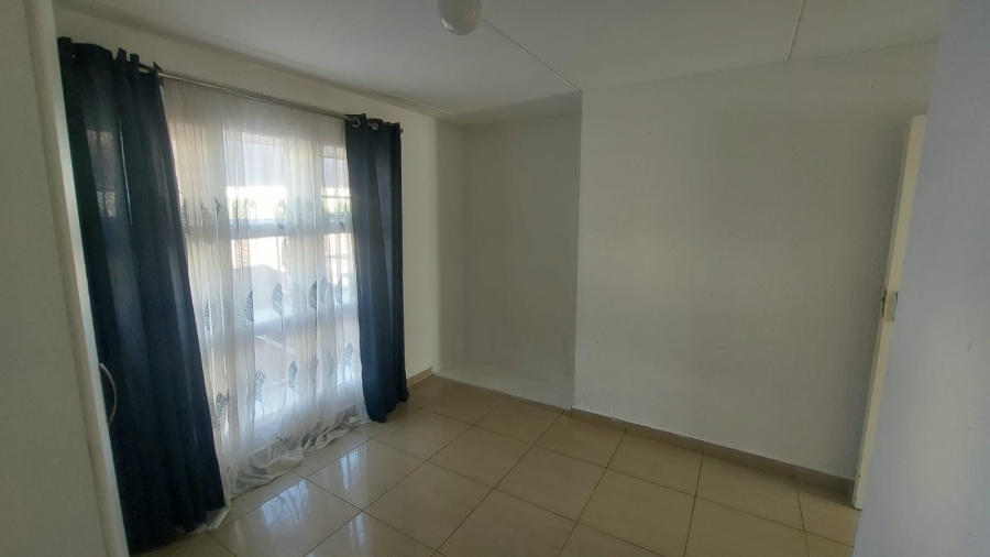 2 Bedroom Property for Sale in Mondeor Gauteng