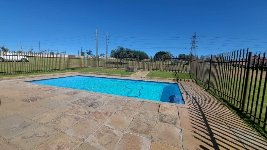 2 Bedroom Property for Sale in Mondeor Gauteng