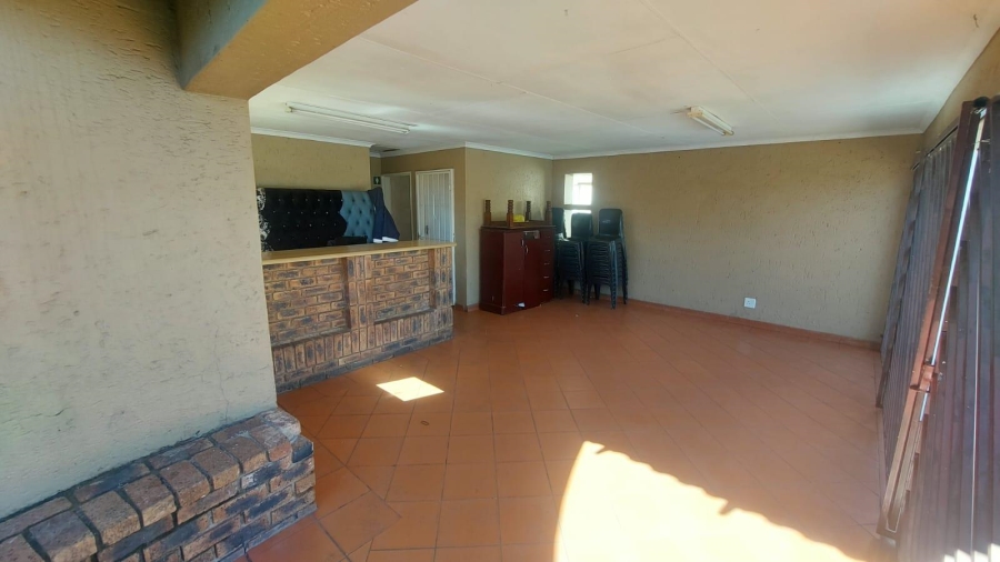 2 Bedroom Property for Sale in Mondeor Gauteng