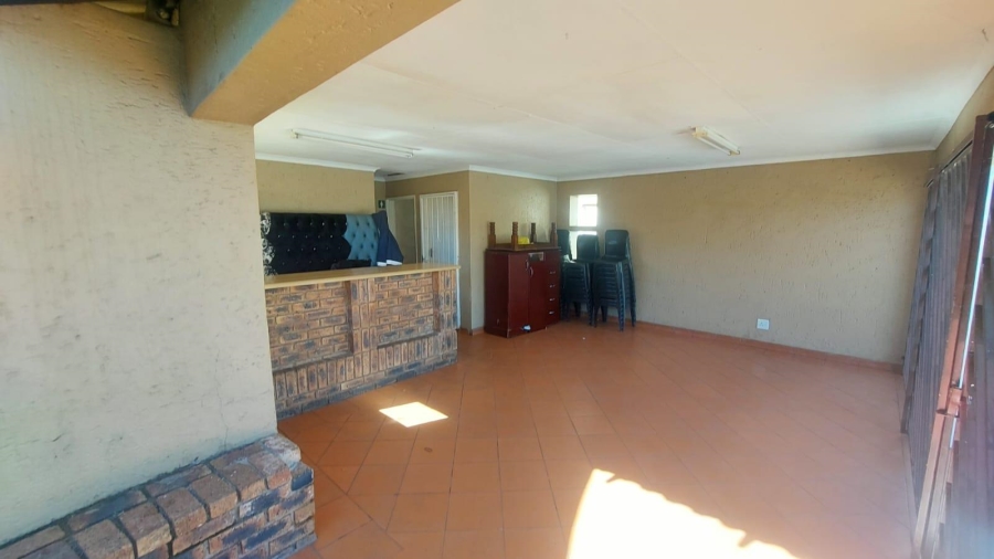 2 Bedroom Property for Sale in Mondeor Gauteng