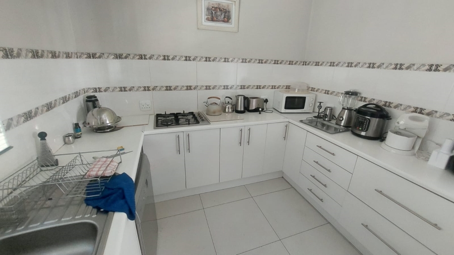 3 Bedroom Property for Sale in Mondeor Gauteng