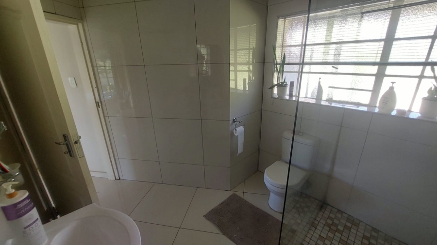 3 Bedroom Property for Sale in Mondeor Gauteng