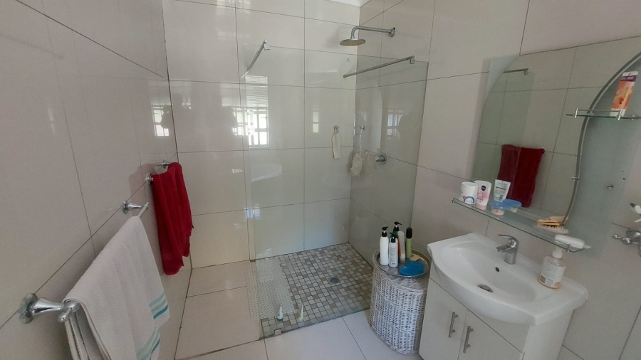 3 Bedroom Property for Sale in Mondeor Gauteng