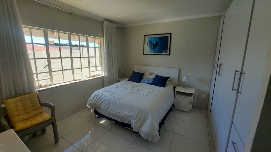 3 Bedroom Property for Sale in Mondeor Gauteng