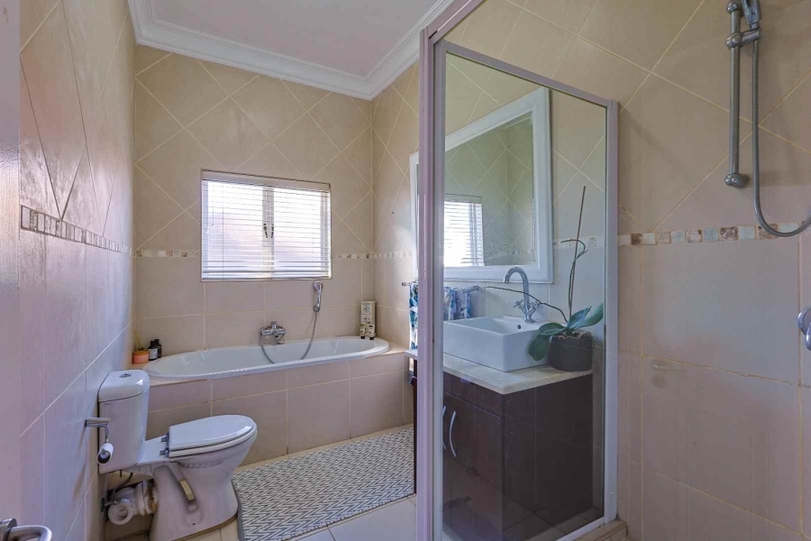 4 Bedroom Property for Sale in Waterkloof Ridge Gauteng