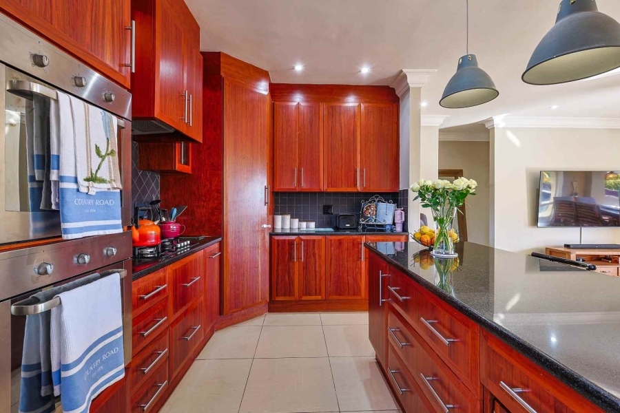 4 Bedroom Property for Sale in Waterkloof Ridge Gauteng